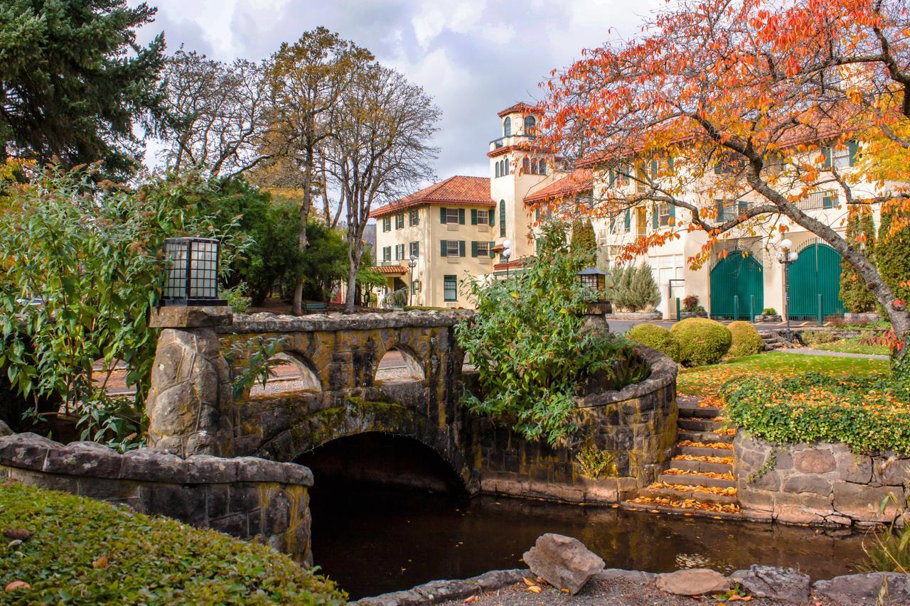 Columbia Gorge Hotel & Spa Hood River Bagian luar foto